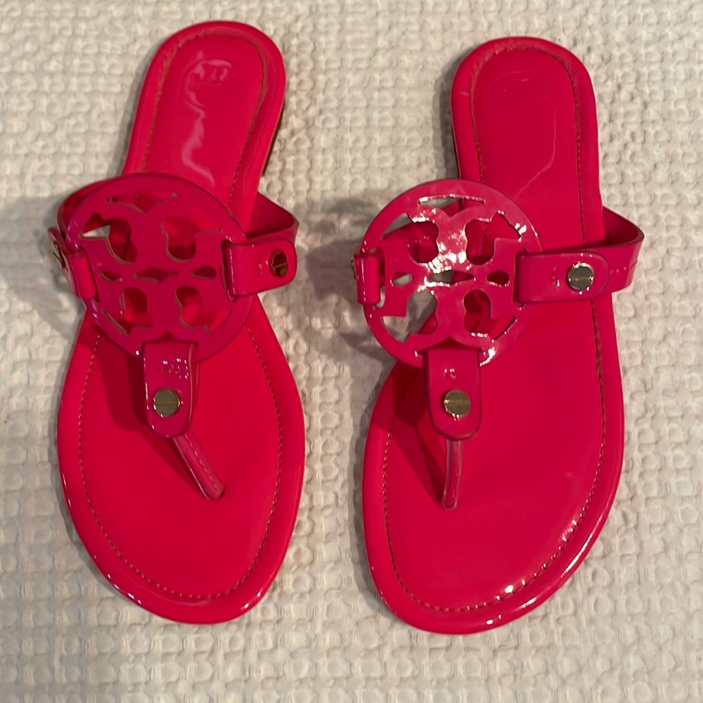 Tory Burch pink patent leather sandals size 8